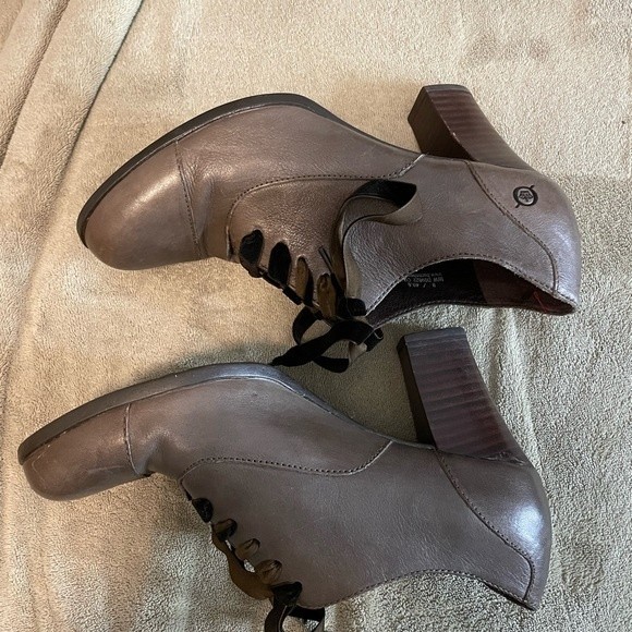 Born Brown Lace Up Heels Size 9 - Picture 2 of 6